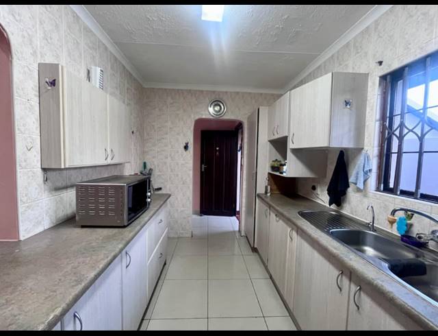 3 BEDROOM SECTIONAL TITLE FOR SALE IN MALVERN